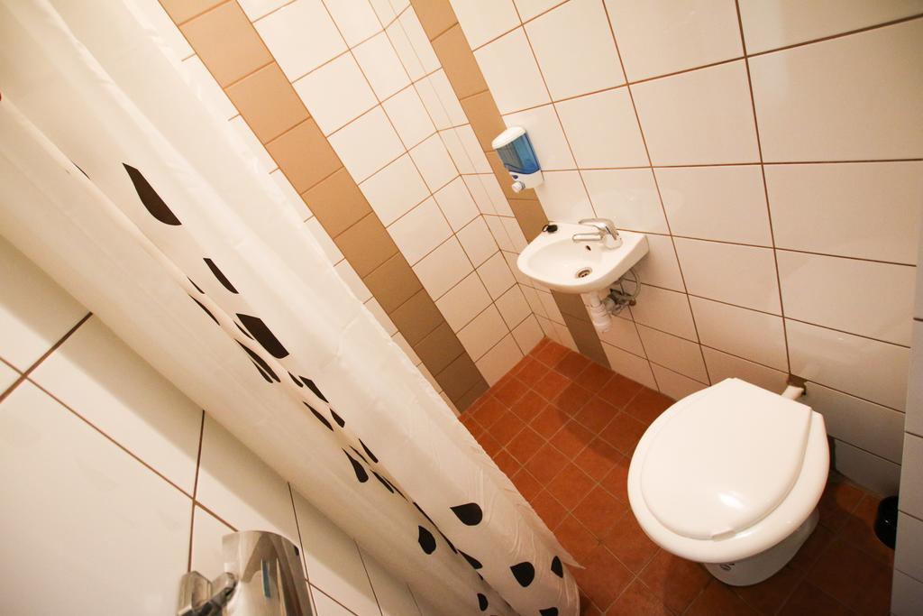 Cooltour Hostel Boedapest Buitenkant foto