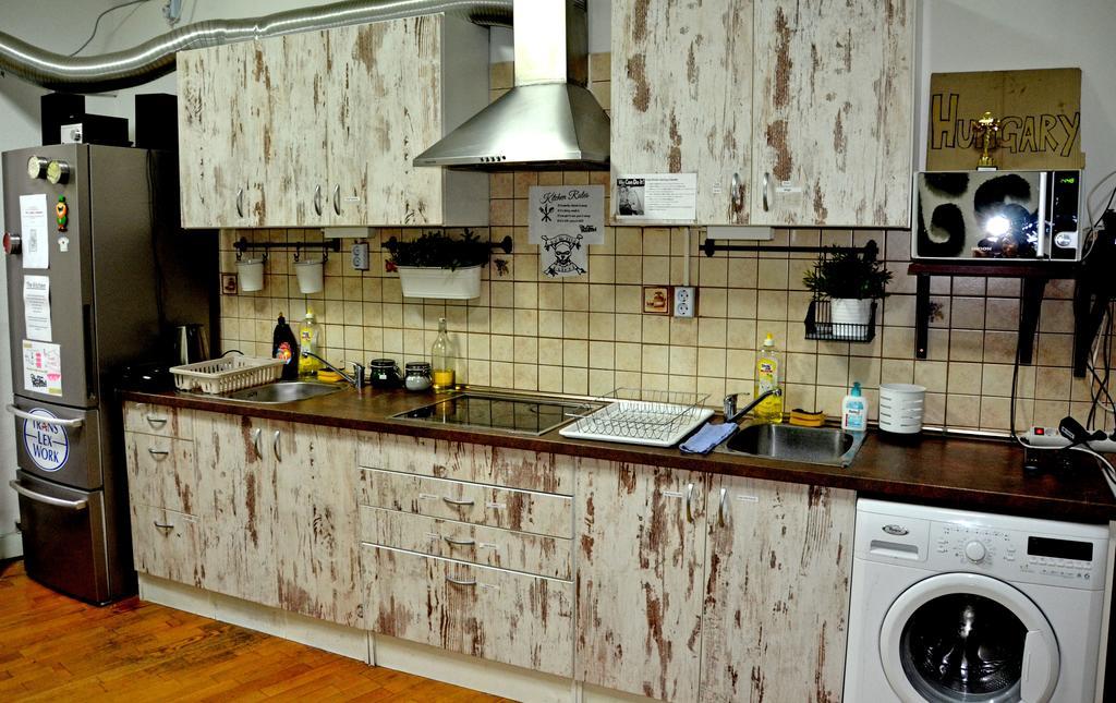 Cooltour Hostel Boedapest Buitenkant foto
