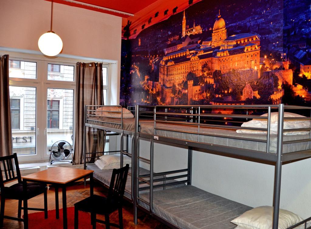 Cooltour Hostel Boedapest Buitenkant foto